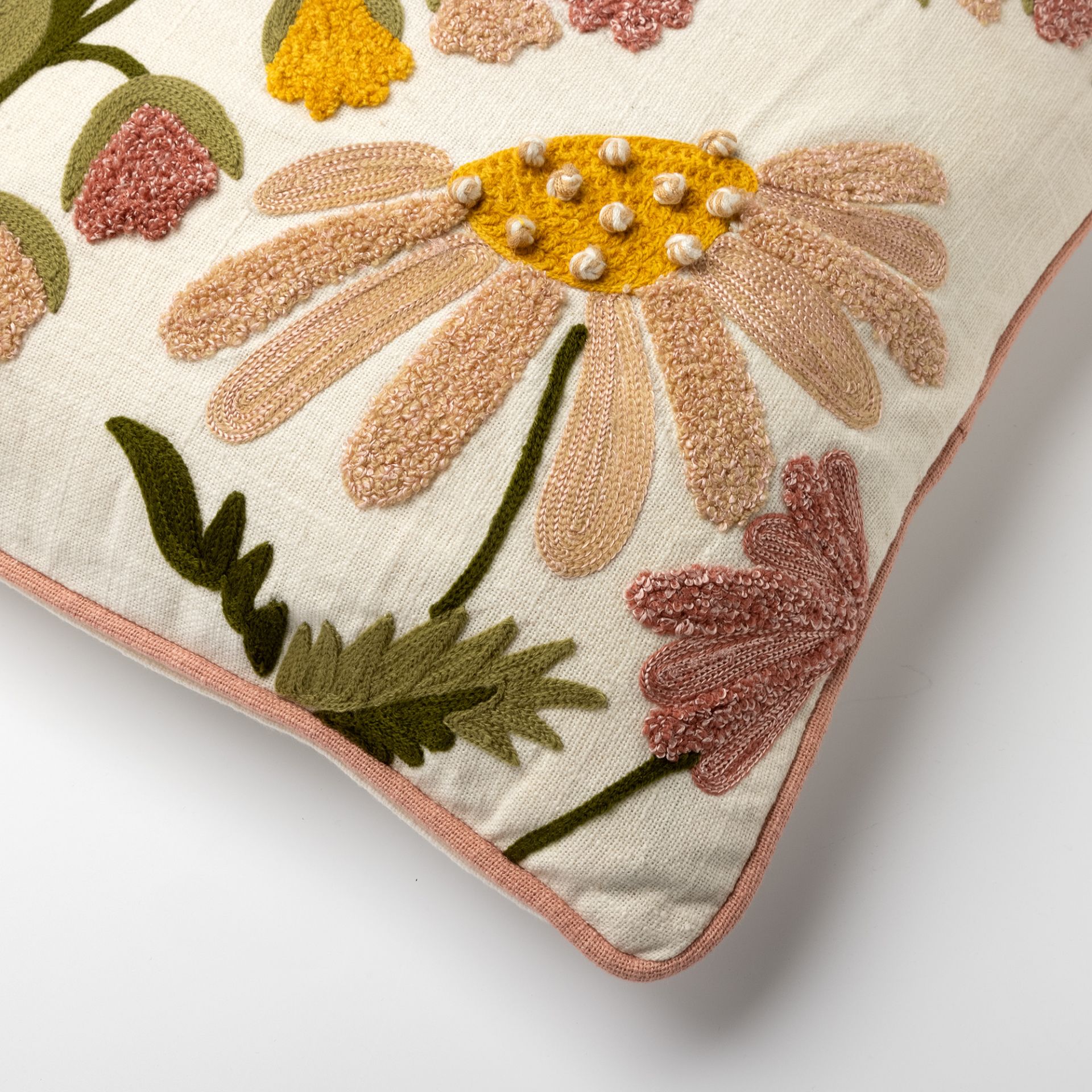 MARIE-CLAIRE | Cushion | 40x60 cm Muted Clay | Pink | Floral print | Hoii | With luxury inner cushion