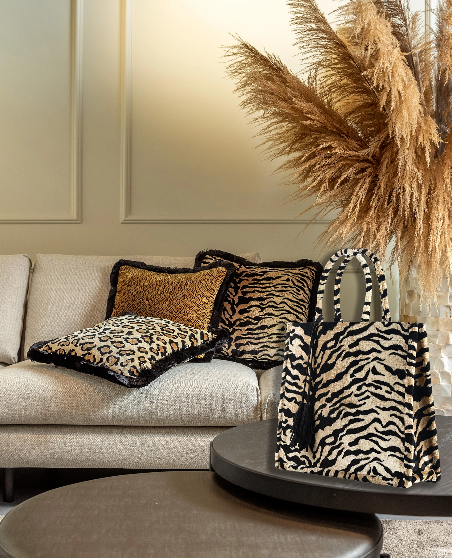 ELEONORA | Cushion | 45x45 cm Pumice Stone | Beige | Velvet | Animal print | Hoii |With luxury inner cushion