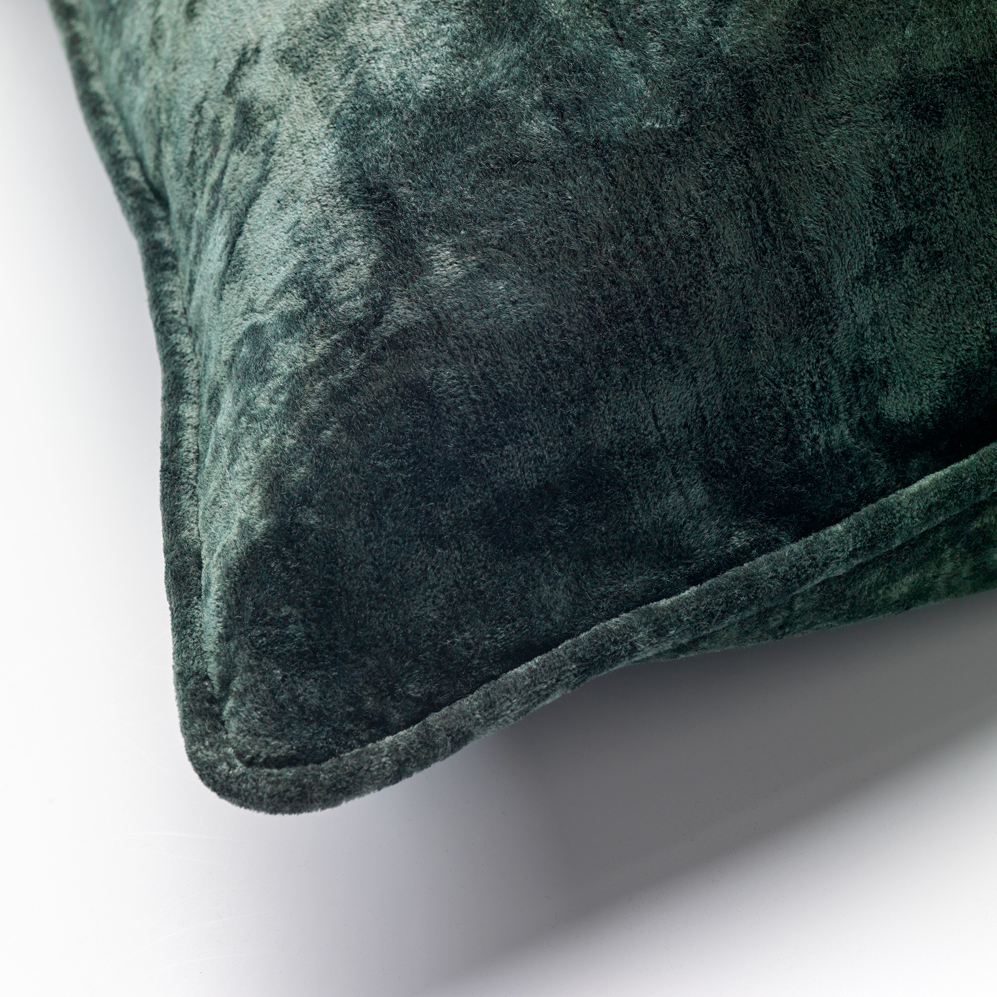 CHLOE | Cushion |  50x50 cm Mountain View | Green | Hoii | with GRS feather filling