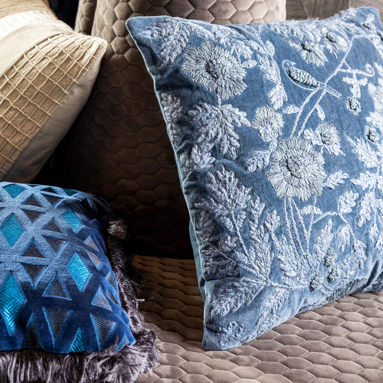 GISELLE | Cushion | 45x45 cm Insignia Blue | Blue | Hoii | With luxury inner cushion