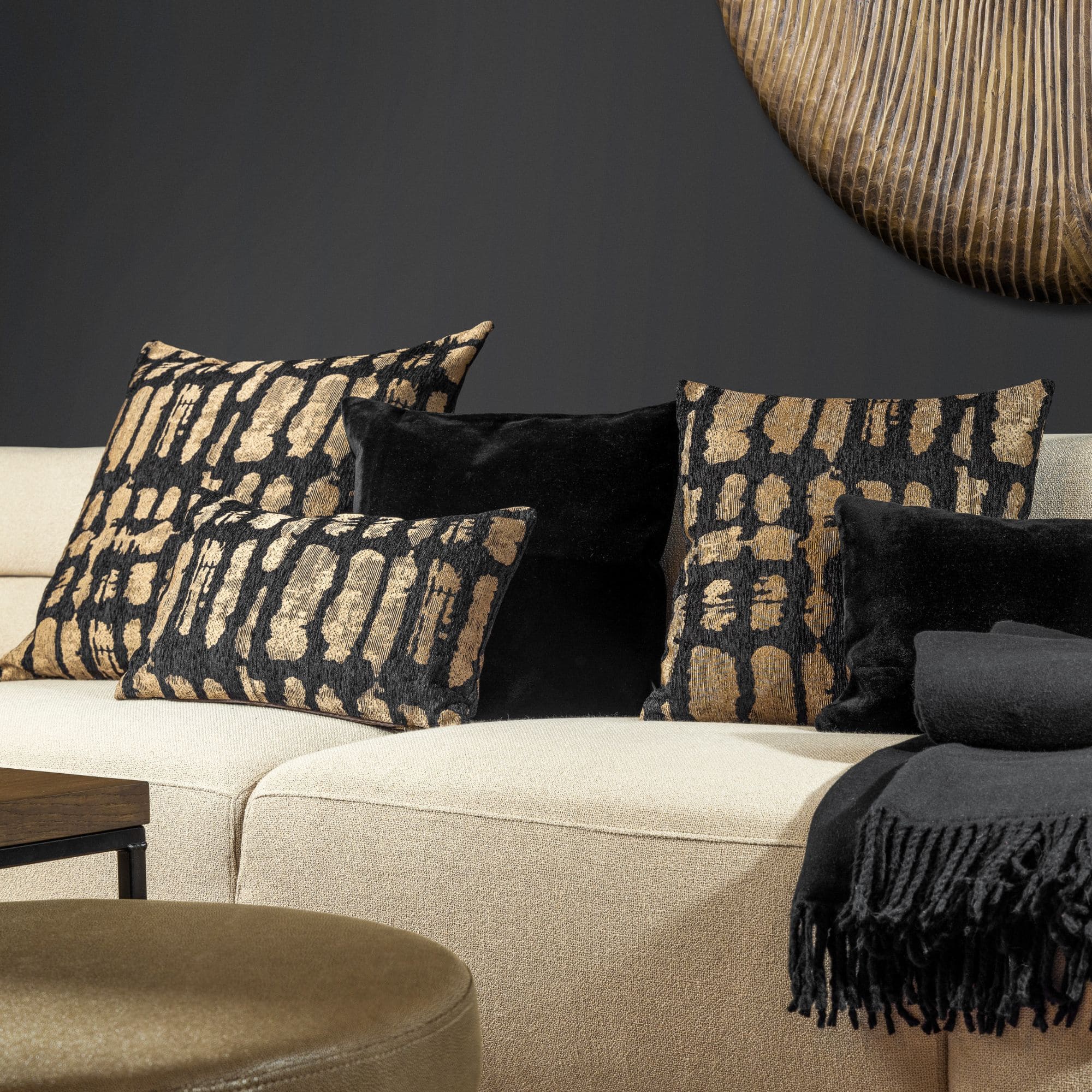 DELPHINE | Coussin 45x45 cm | Raven | Noir | Hoii