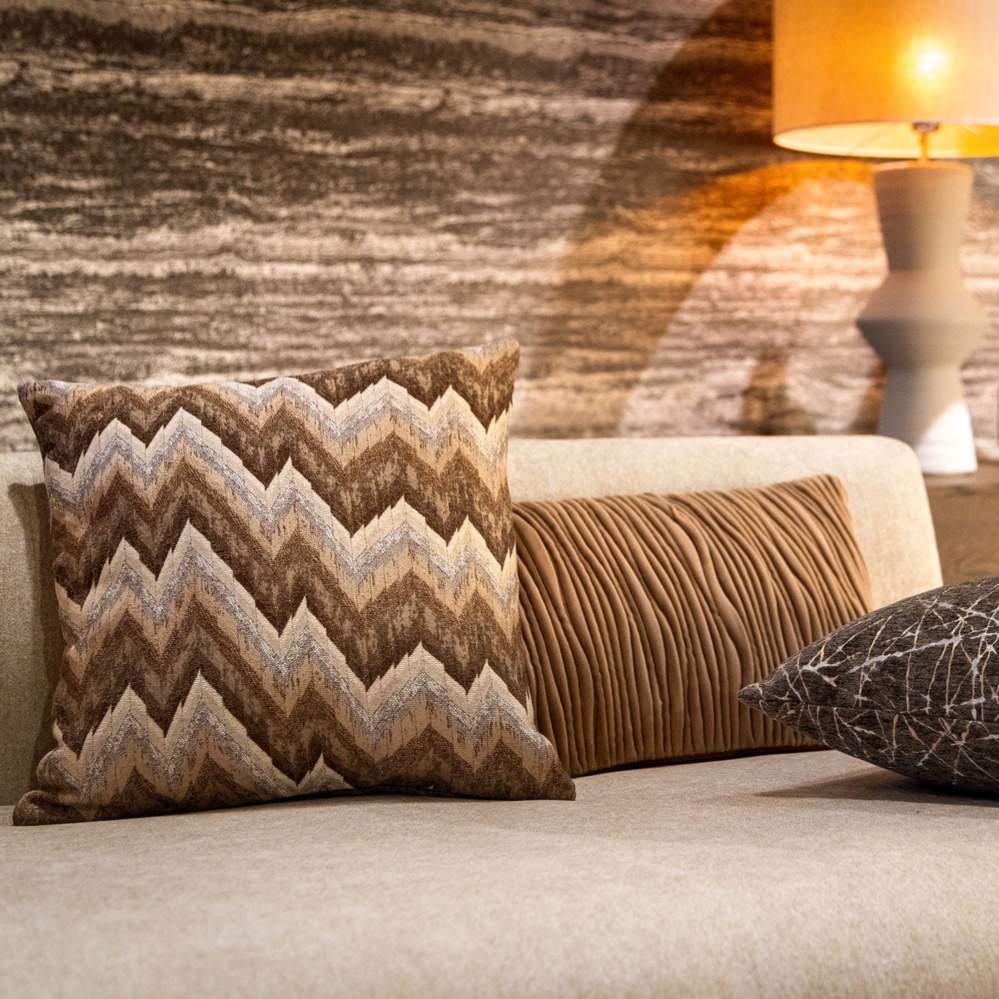 MARCELLO | sierkussen | 45x45 cm | Pumice stone | bruin | Hoii | met luxe binnenkussen 