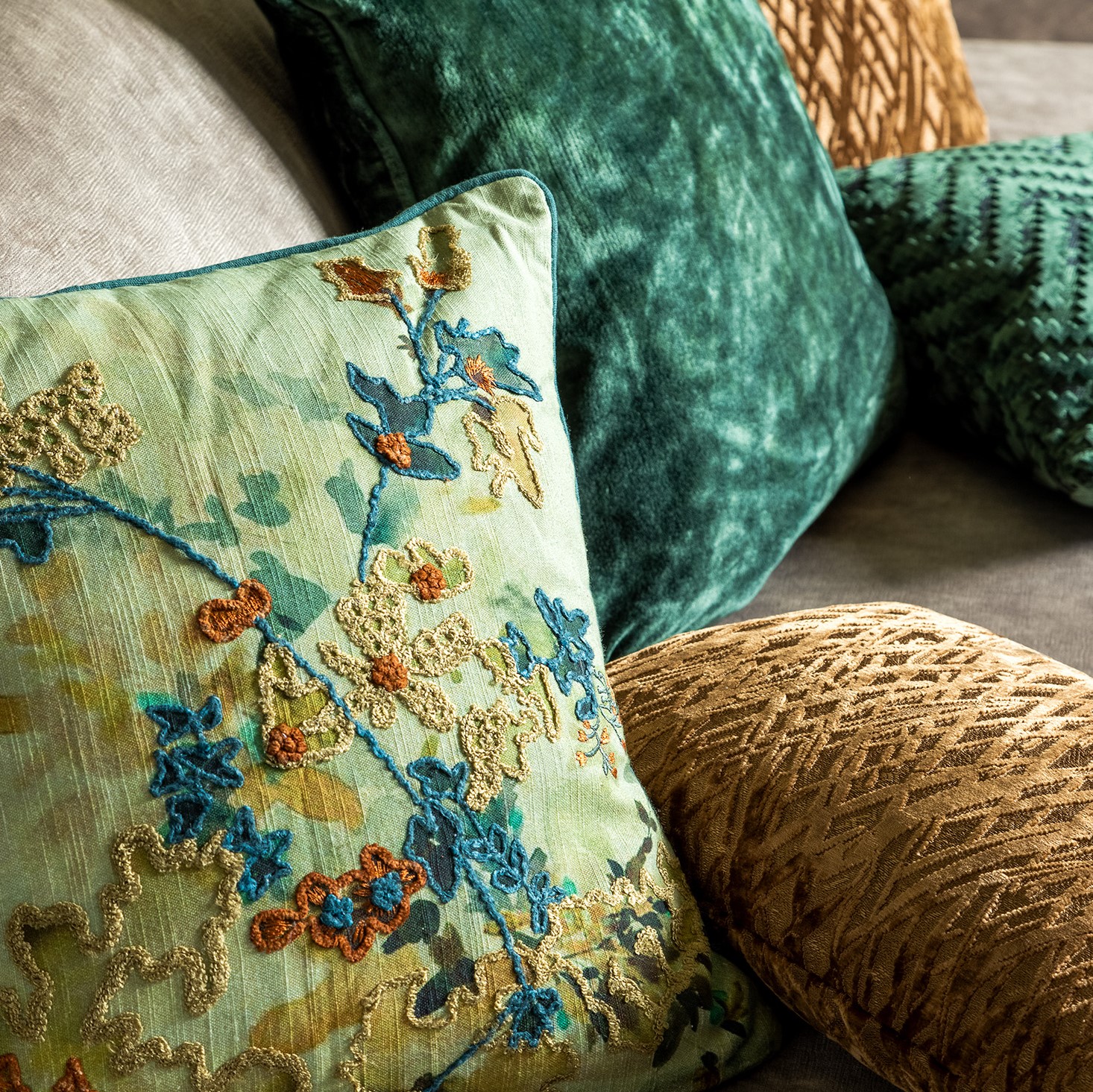 FLORETTE | Coussin | 45x45 cm Mountain View | Vert | Hoii | Avec un rembourrage luxueux