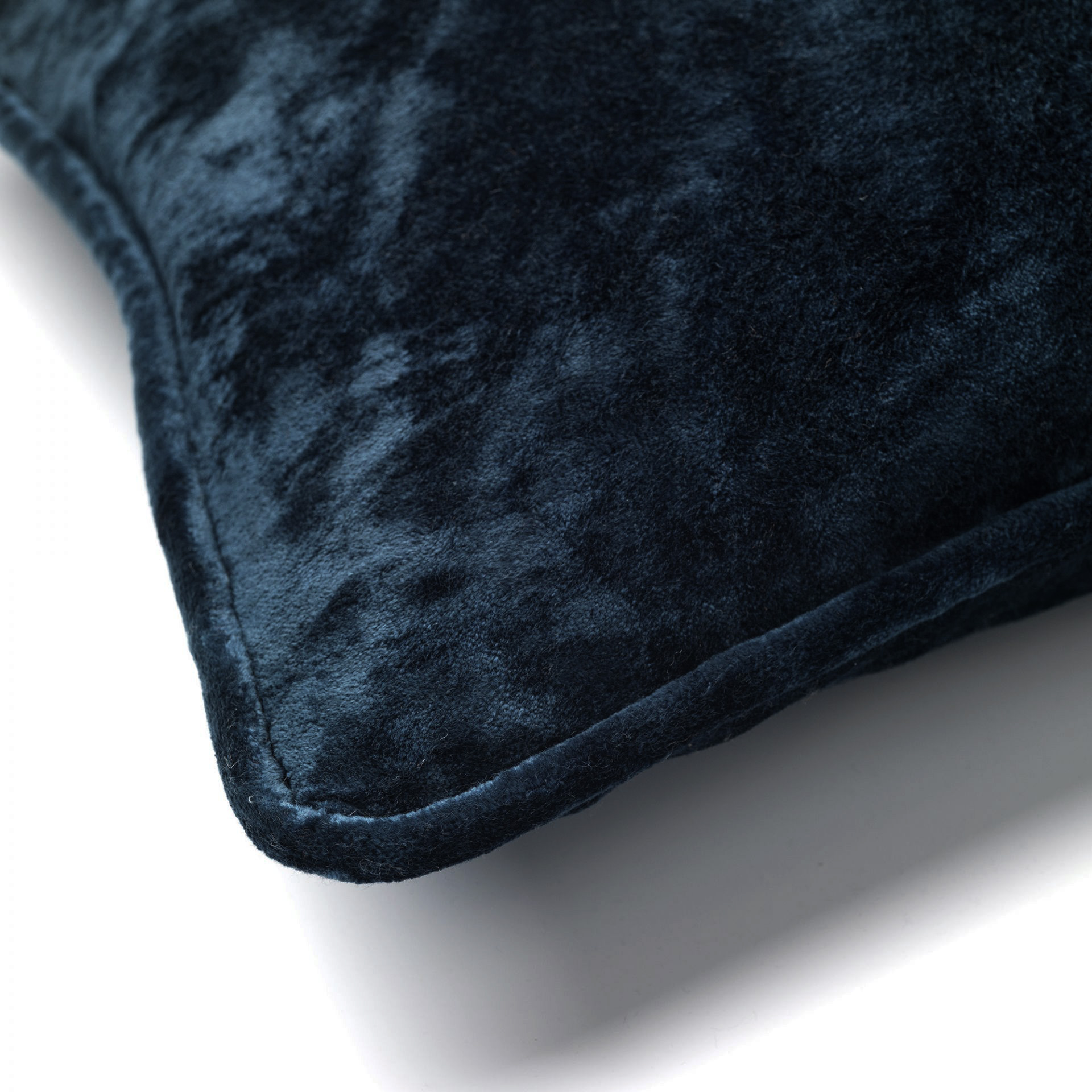 CHLOE | Cushion | 50x50 cm Insignia Blue | Blue | Hoii | With luxury inner cushion