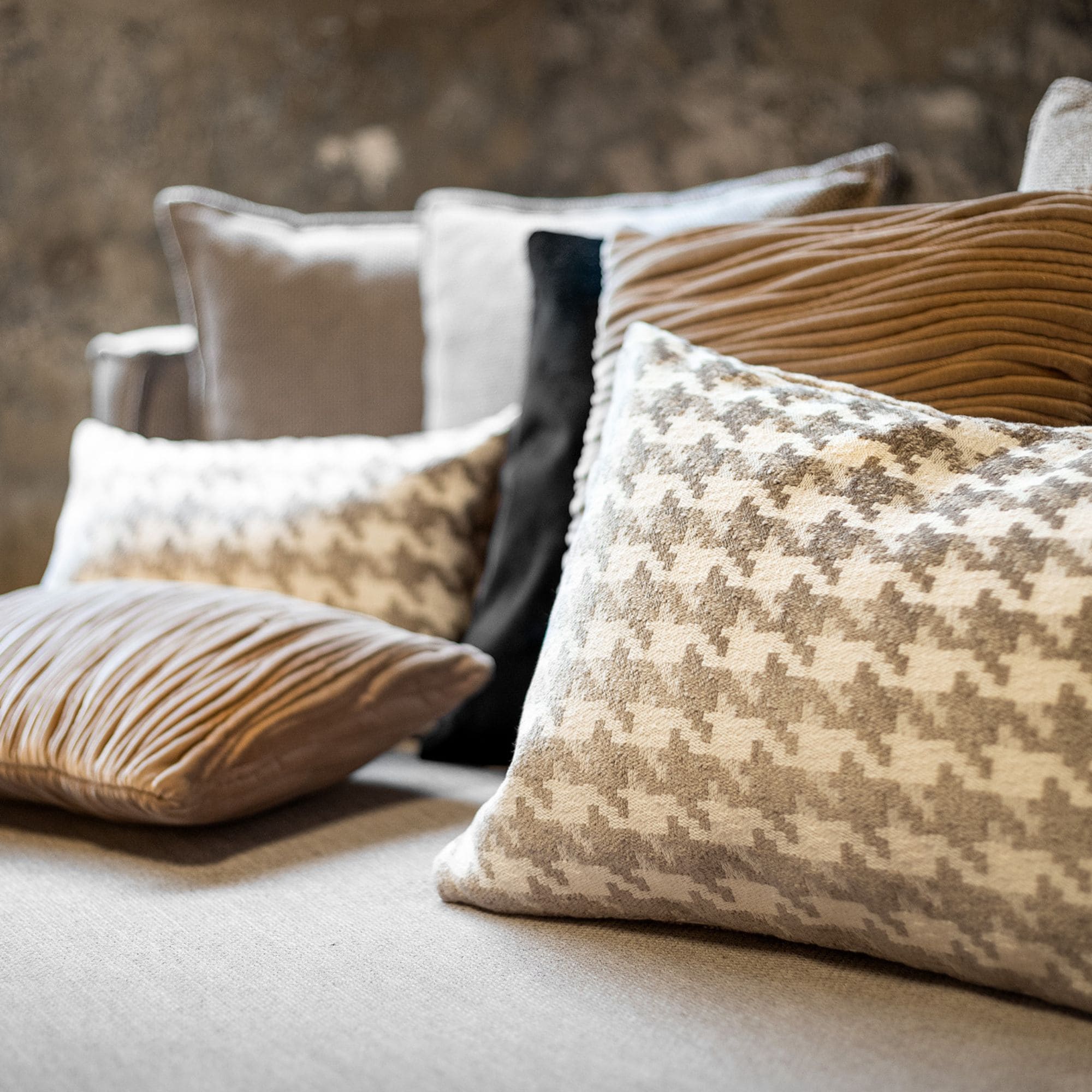 DAVIDE | Coussin | 43x43 cm Natural | Marron | Hoii | Avec un rembourrage luxueux