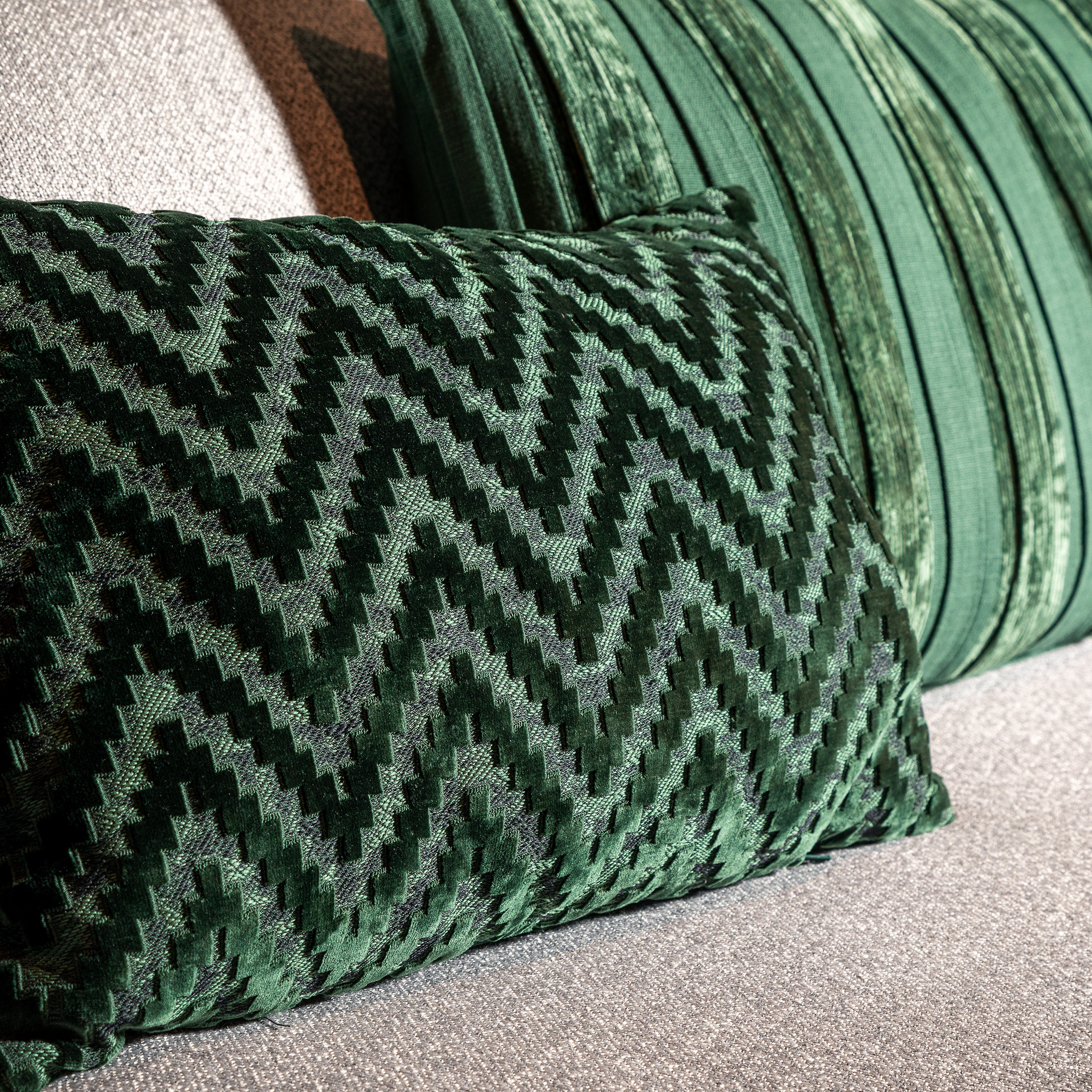 NANCY | Cushion | 30x50 cm Mountain View | Green | Hoii | With luxury inner cushion