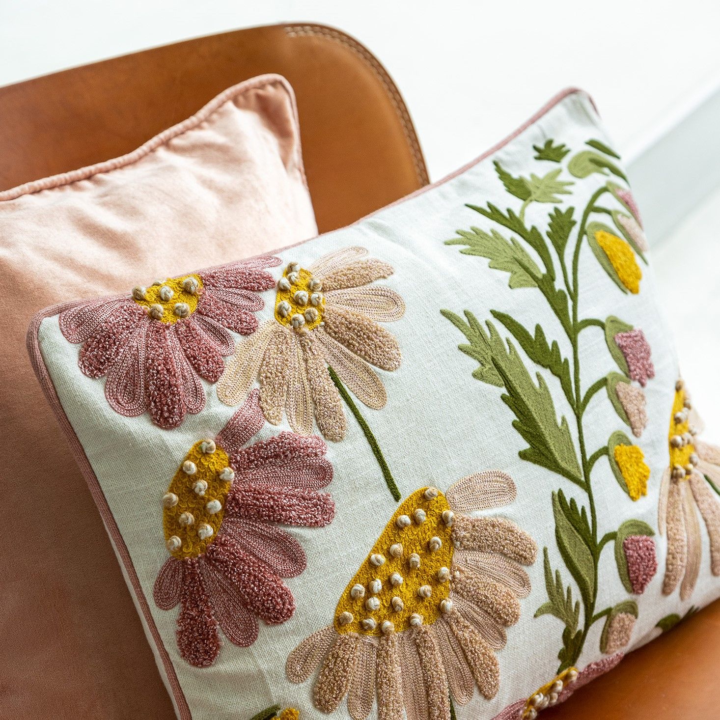 MARIE-CLAIRE | Coussin | 40x60 cm Muted Clay | Rose | Hoii | Avec un rembourrage luxueux