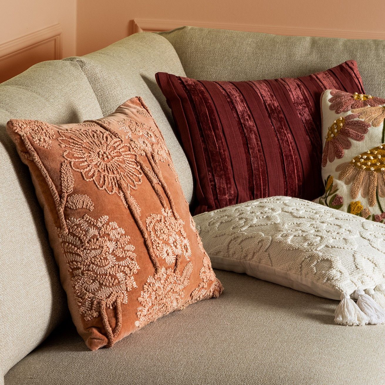 MARLENE | Cushion | 45x45 cm Muted Clay | Pink | Floral print | Hoii | With luxury inner cushion