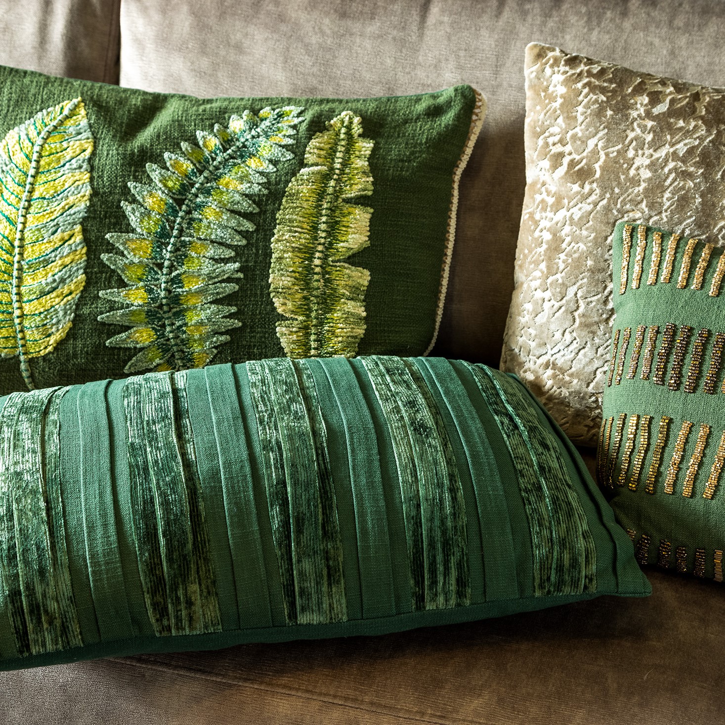 FERNANDO | Cushion | 40x60 cm Chive | Green | Hoii | With luxury inner cushion