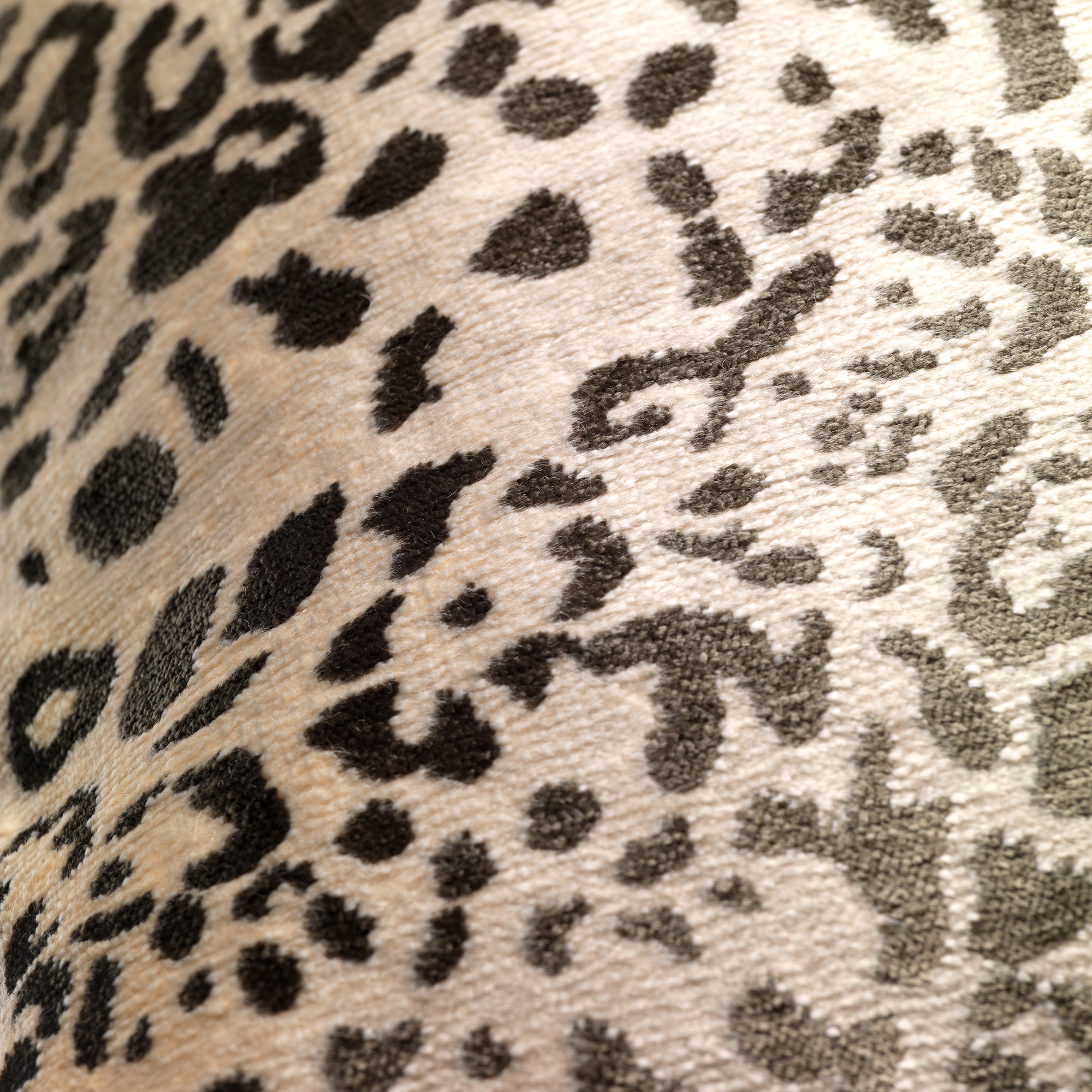 LEONELLE | Sierkussen |  45x45 cm Pumice Stone | Beige | Hoii |  met GRS verenvulling
