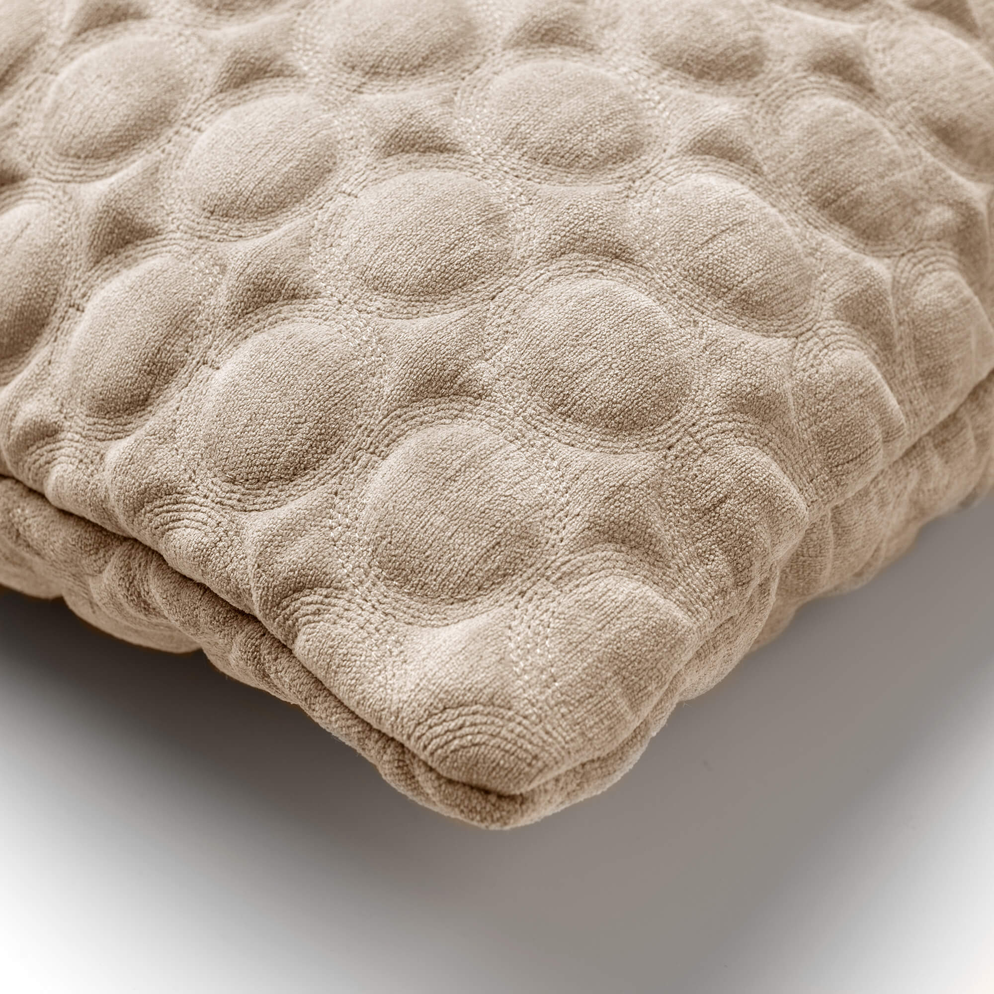 ADRIANE | Sierkussen 45x45 cm | Pumice Stone | Beige | Hoii | met duurzame kussenvulling
