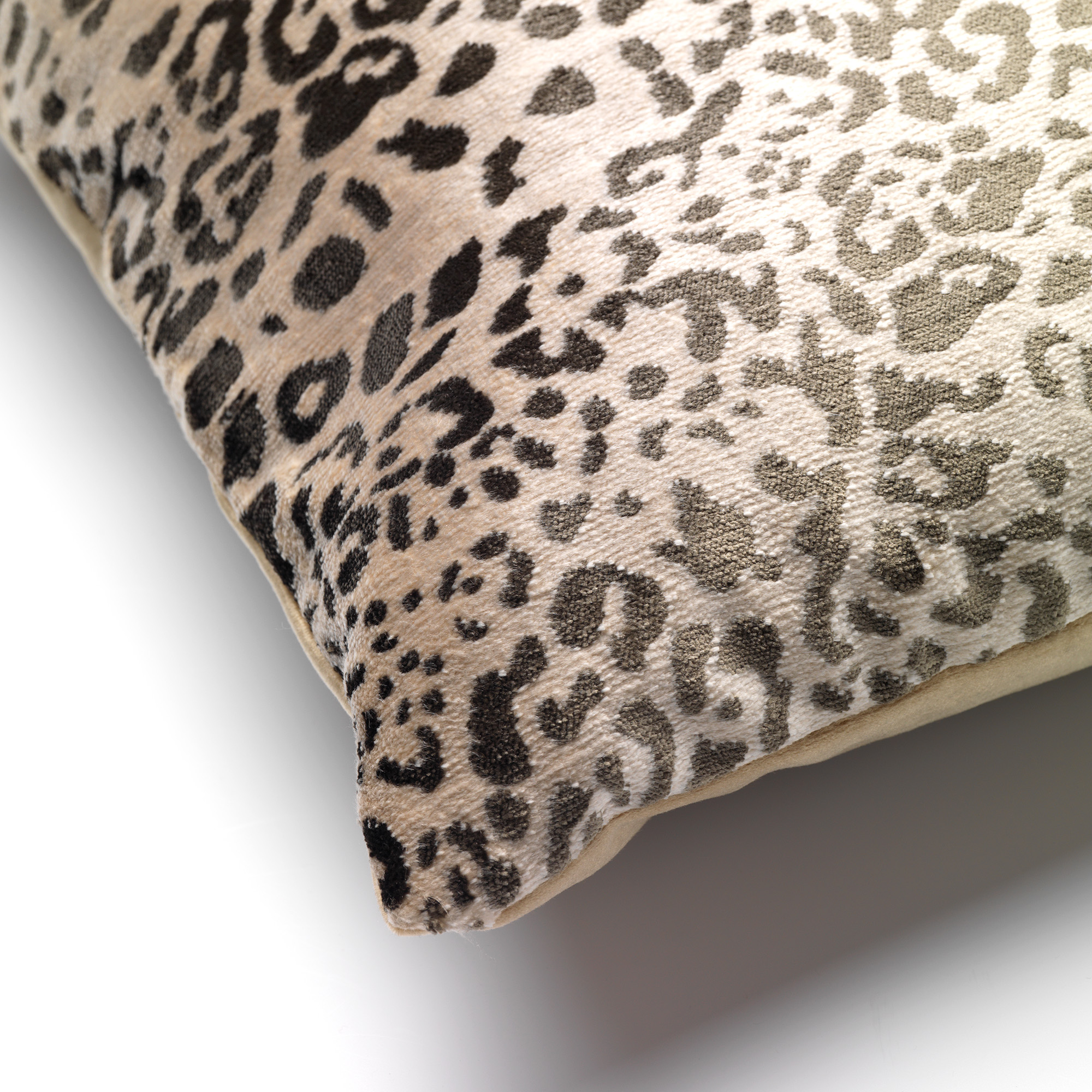 LEONELLE | Coussin | 45x45 cm Pumice Stone | Beige | Hoii | Avec un rembourrage luxueux