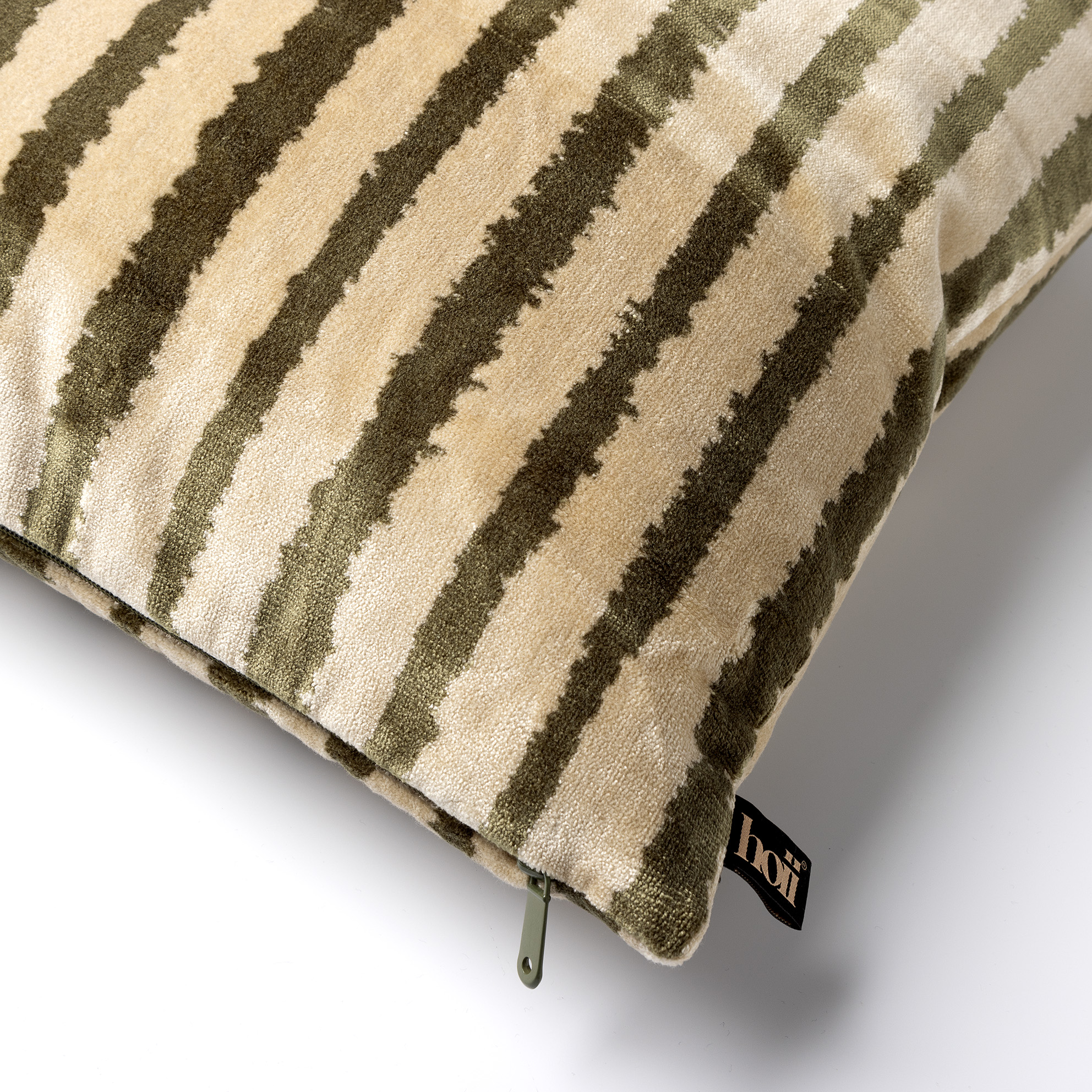 LORENZO - Dekokissen 45x45 cm Military Olive - Grun