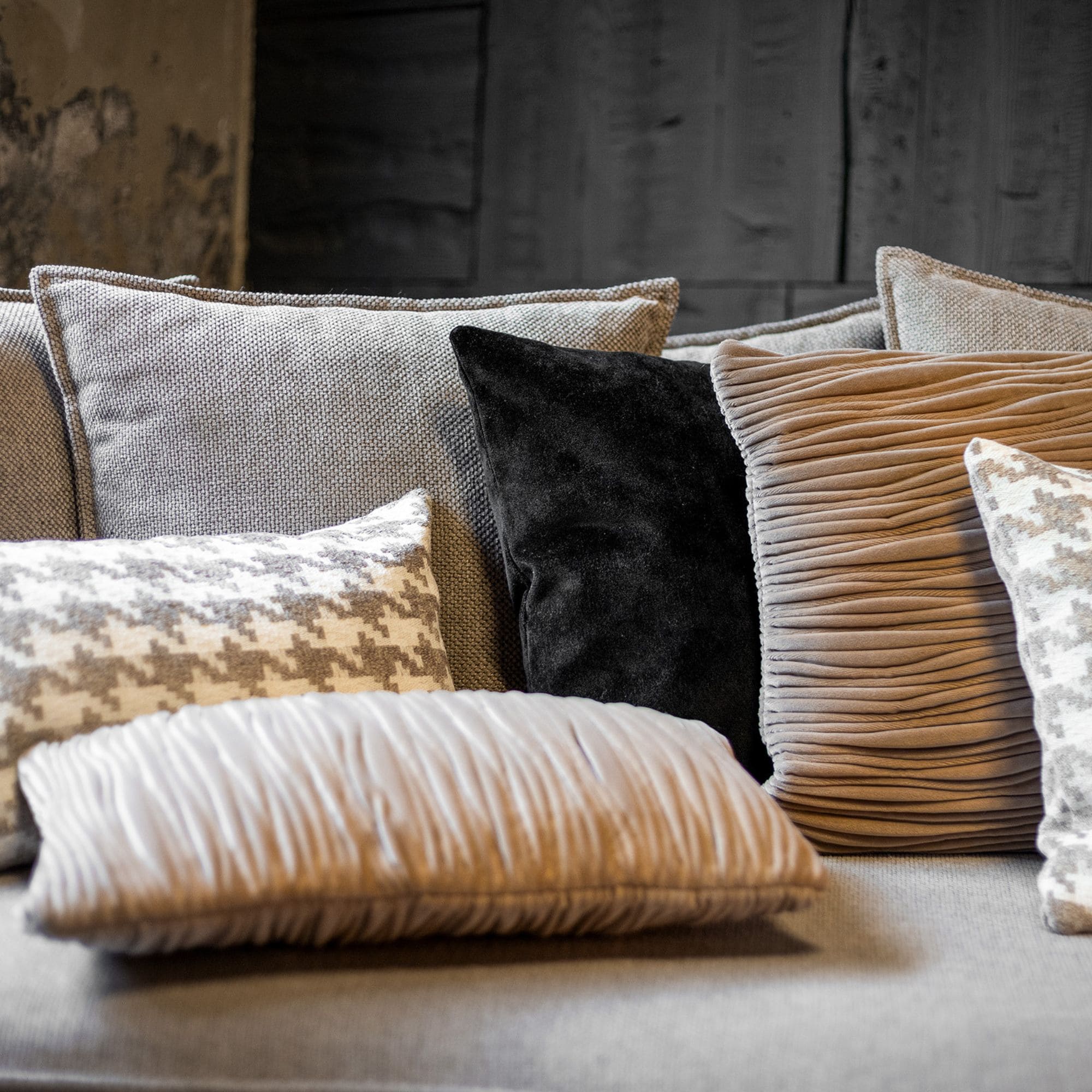 DAVIDE | Coussin | 43x43 cm Natural | Marron | Hoii | Avec un rembourrage luxueux