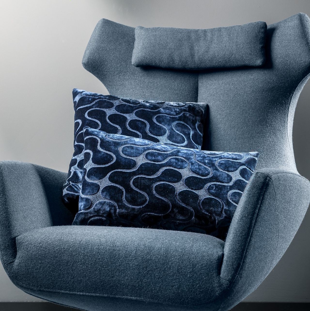 NADINE | Cushion | 45x45 cm Insignia Blue | Blue | Hoii | With luxury inner cushion