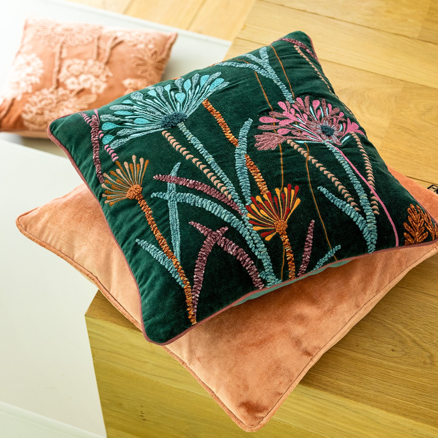 YVETTE | Coussin | 45x45 cm Mountain View | Vert | Hoii | Avec un rembourrage luxueux