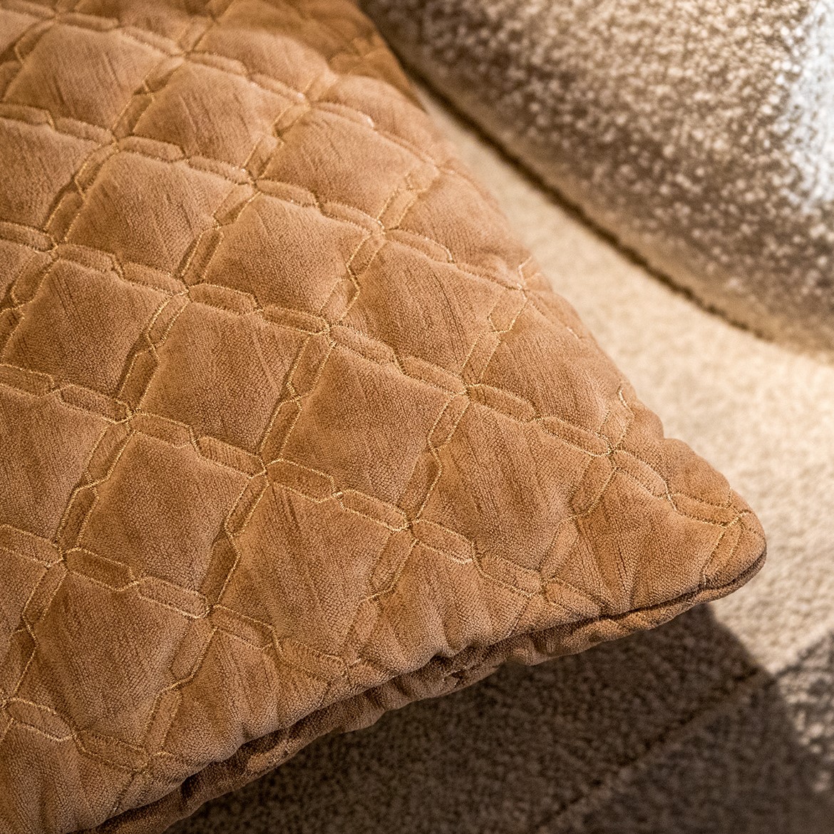 ADELE | Sierkussen |  45x45 cm Tobacco Brown | Bruin | Hoii |  met GRS verenvulling