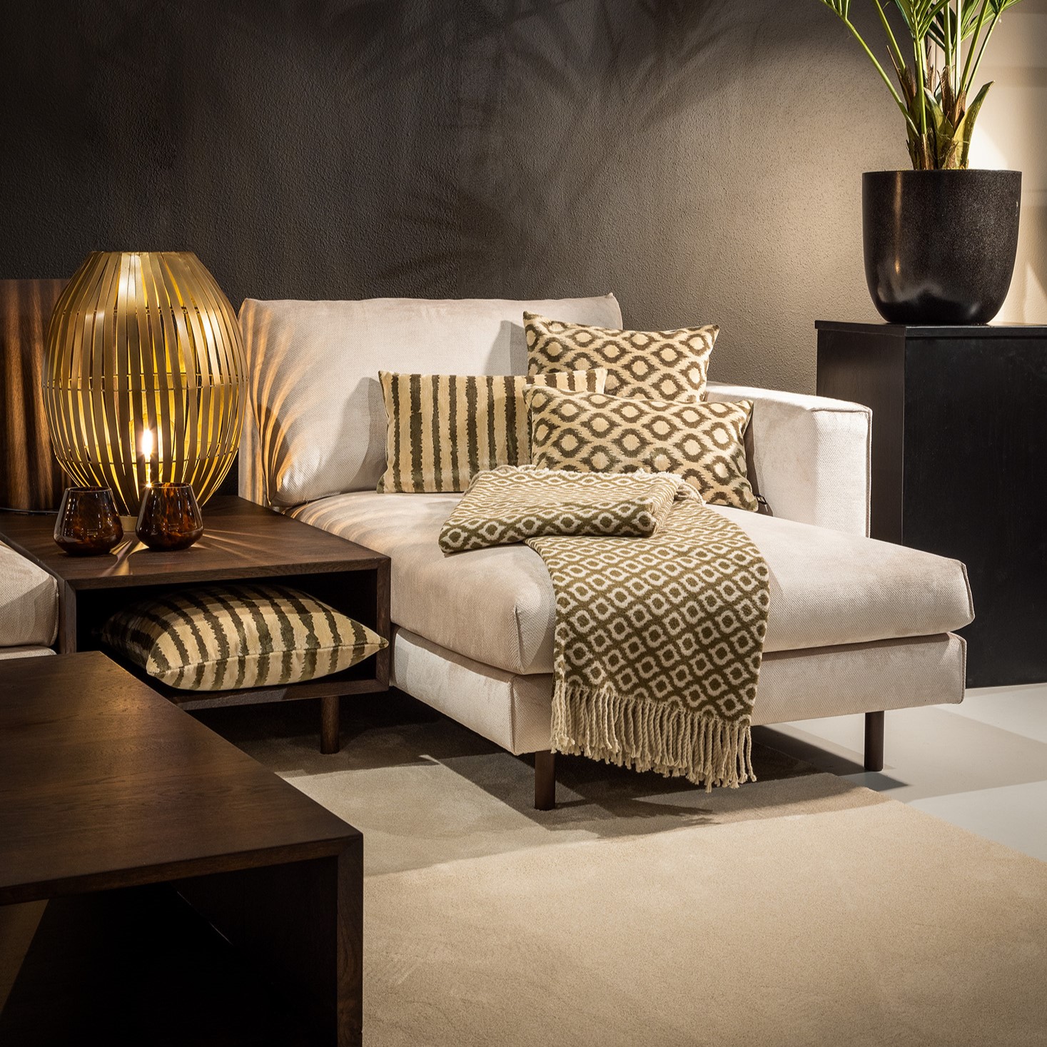 LORENZO | Cushion | 45x45 cm Military Olive | Green | Hoii | With luxury inner cushion