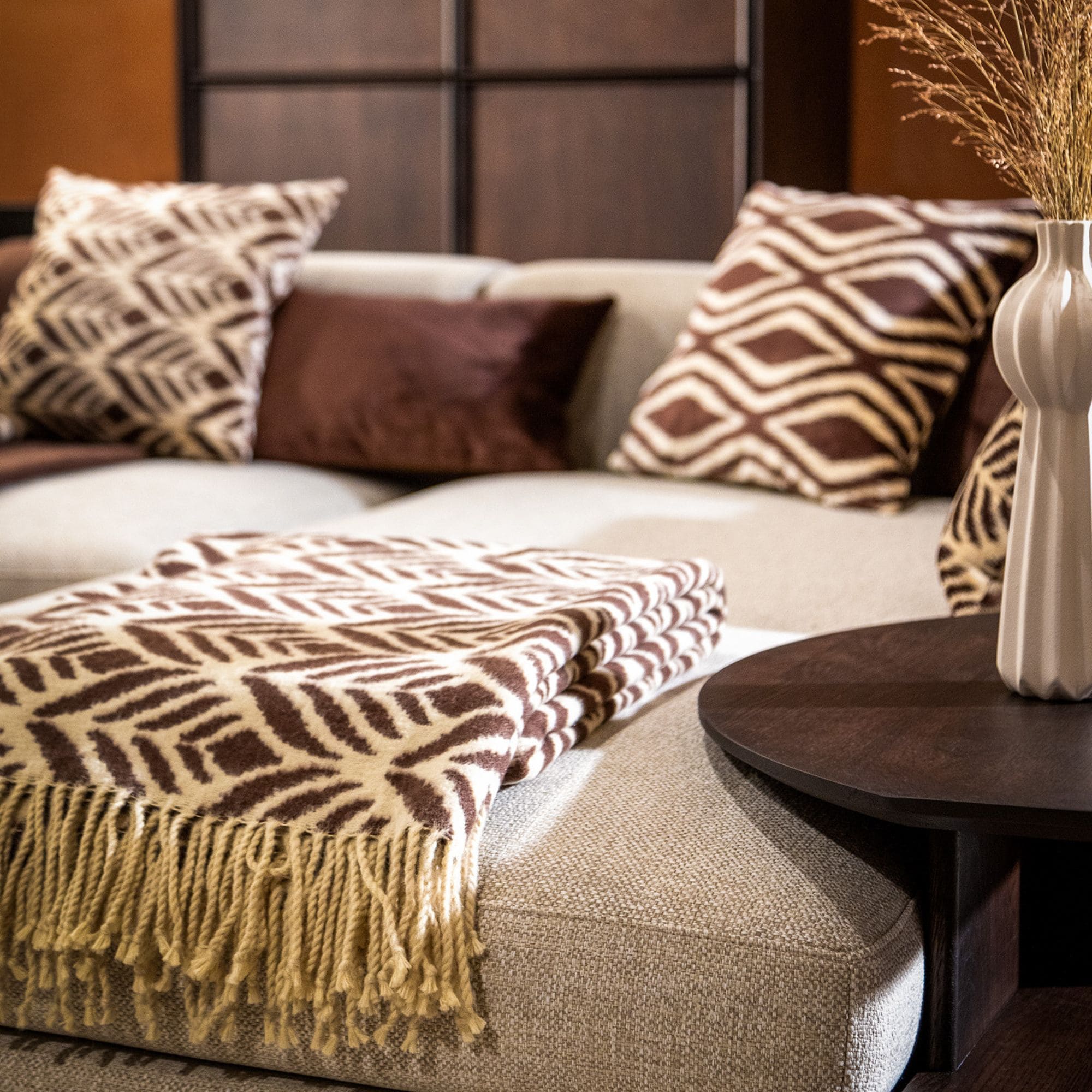 AMORA | Coussin 45x45 cm | Chocolate Martini | Marron | Hoii | avec rembourrage durable