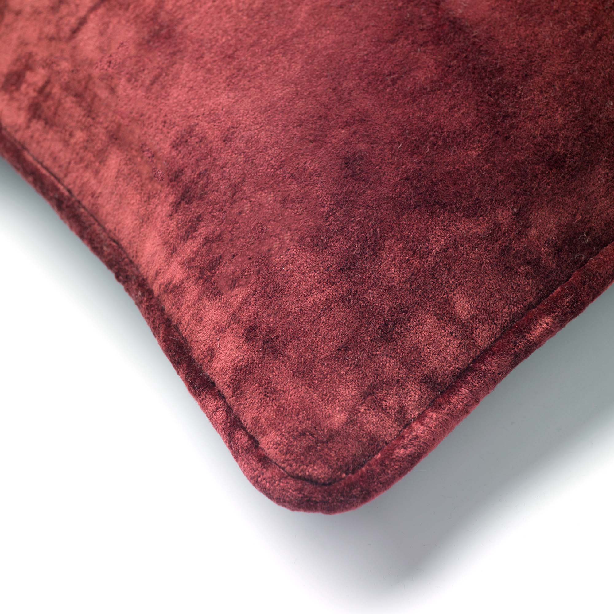 CHLOE | Sierkussen 30x50 cm | Merlot | Rood | Hoii | met duurzame kussenvulling