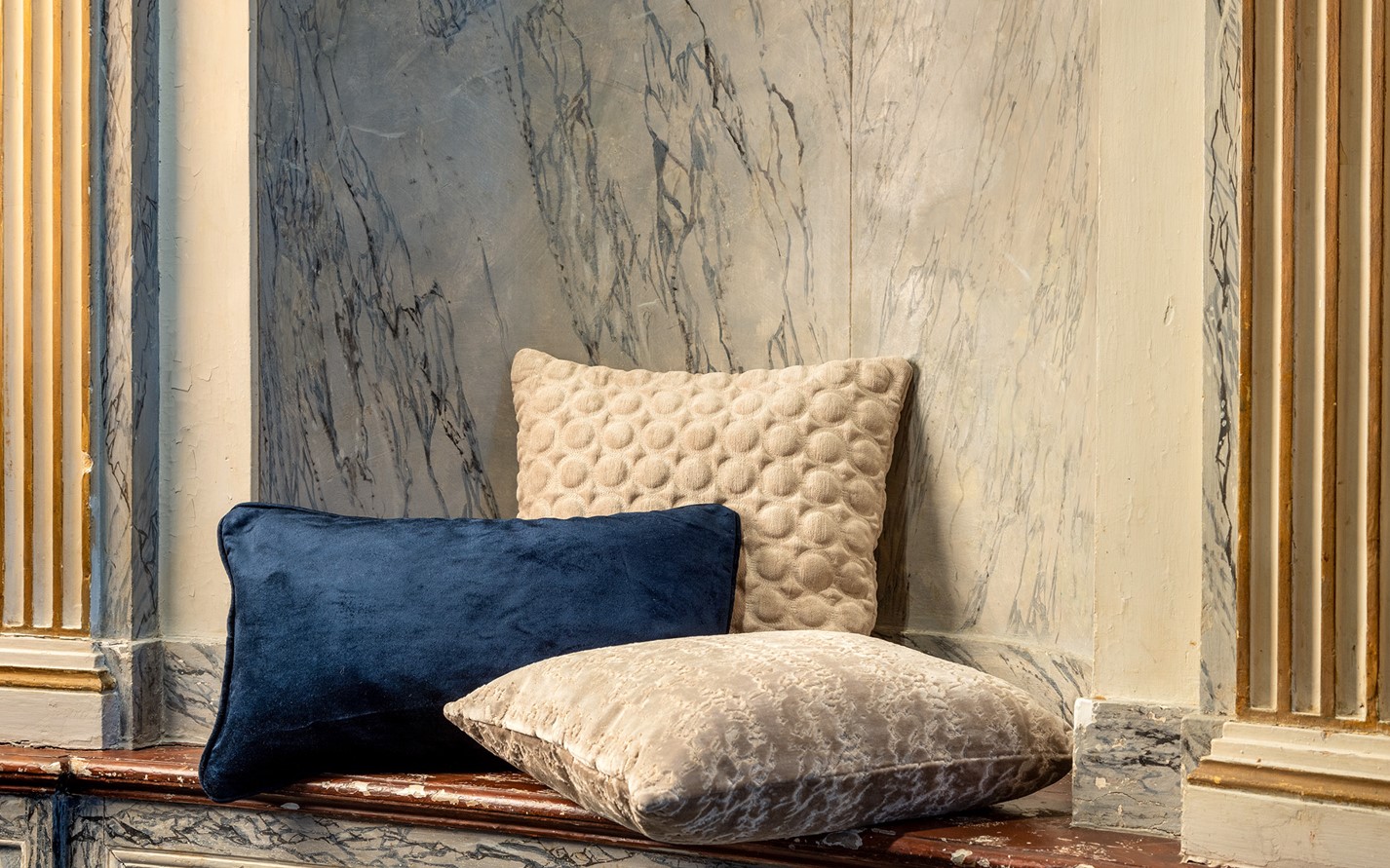 ADRIANE | Sierkussen 45x45 cm | Pumice Stone | Beige | Hoii | met duurzame kussenvulling