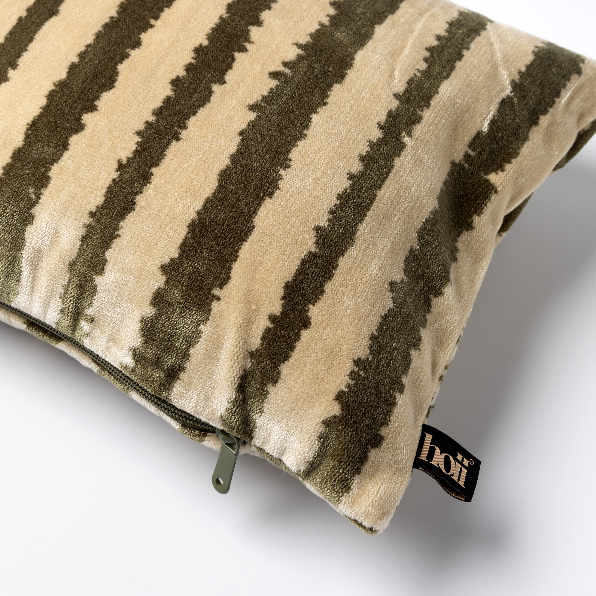 LORENZO | Sierkussen 30x50 cm | Military Olive | Groen | Multicolor | Hoii | met duurzame kussenvulling