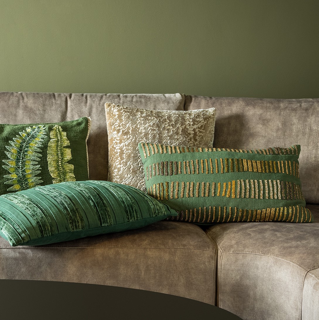 FREDERIQUE | Cushion |  40x60 cm Chive | Green |  Hoii I with GRS feather filling