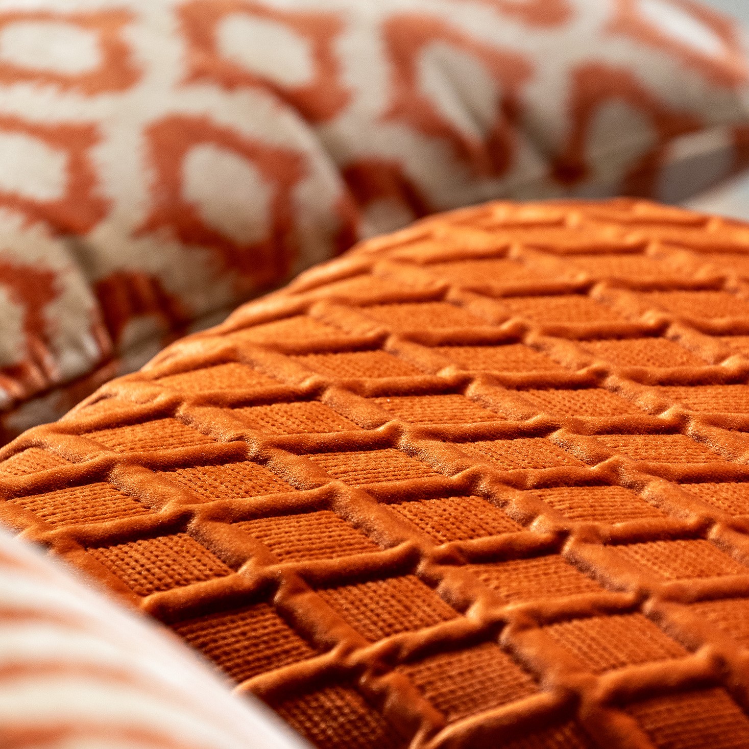 LEONARDO | Sierkussen 30x50 cm | Potters Clay | Oranje | Multicolor | Hoii | met duurzame kussenvulling