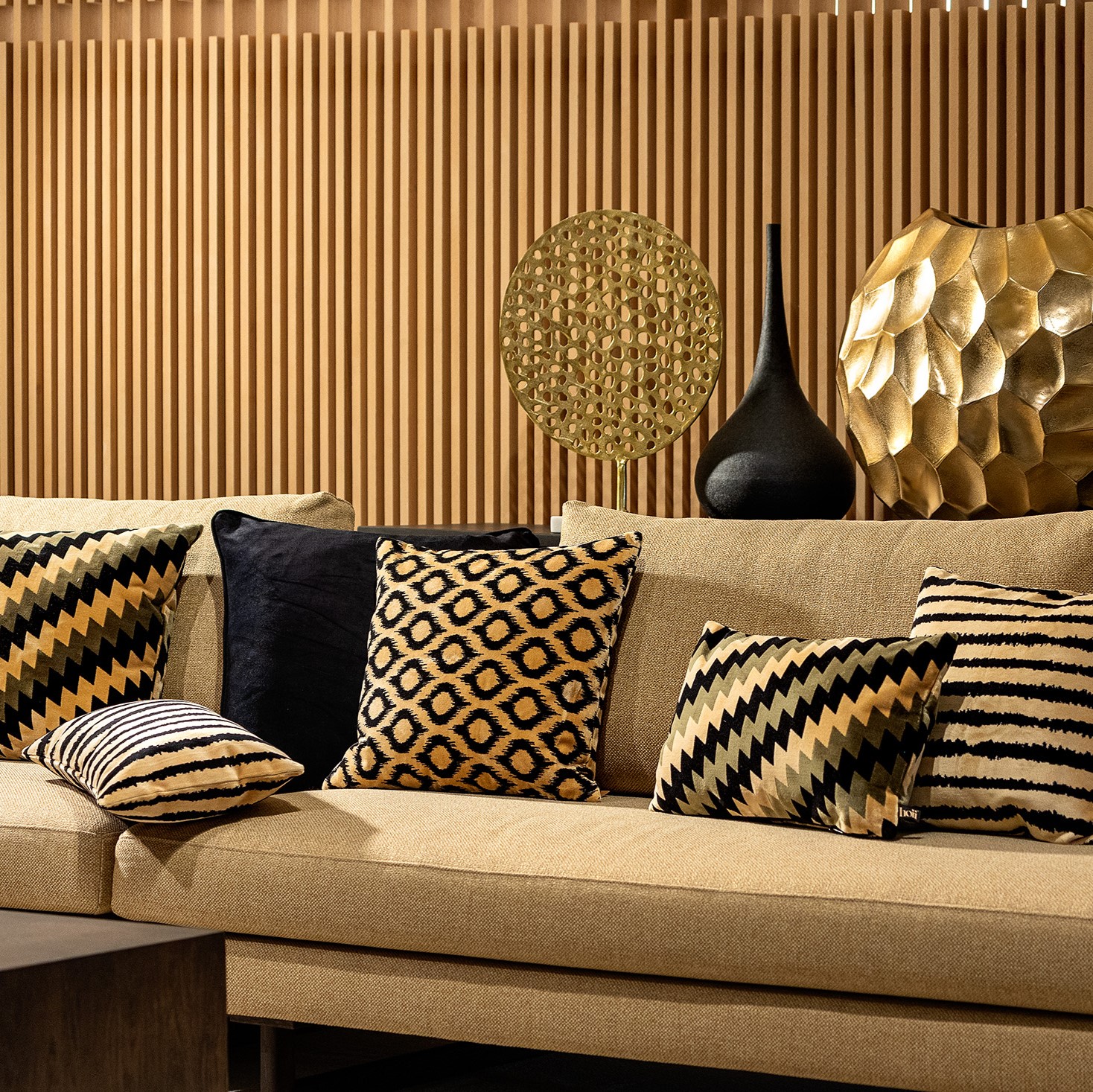 FRANCESCO | Cushion | 45x45 cm Military Olive | Green | Hoii | With luxury inner cushion