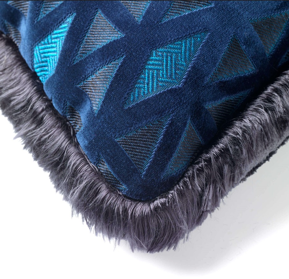 BARON | Sierkussen 45x45 cm | Insignia Blue | Blauw | Hoii | met duurzame kussenvulling