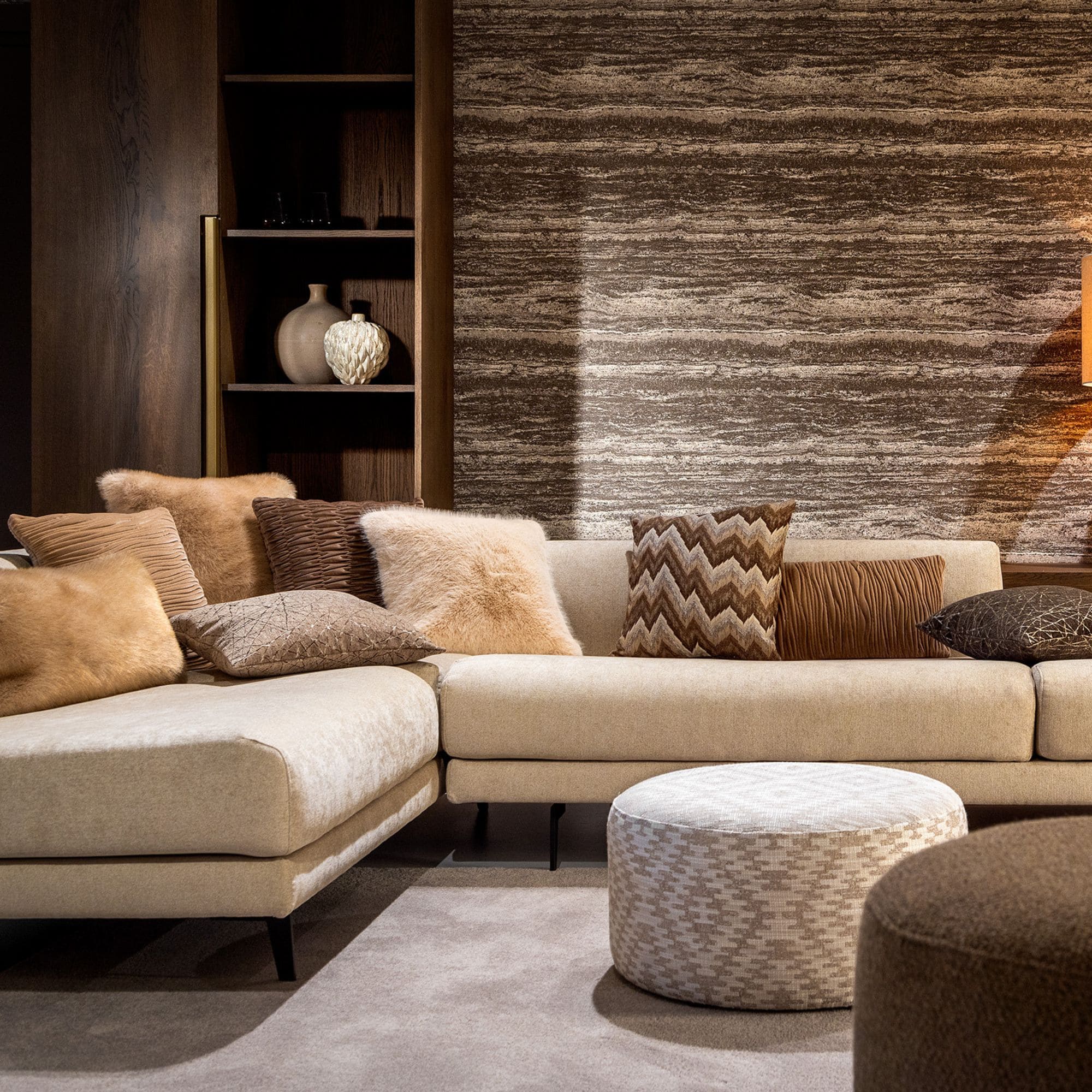 DAVIDE | Coussin | 43x43 cm Natural | Marron | Hoii | Avec un rembourrage luxueux